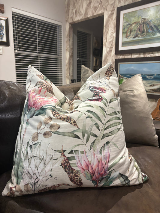Protea (pink) scatter cushion cover